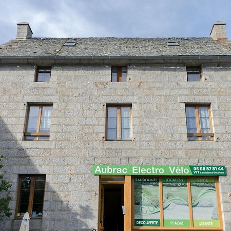 Village de Nasbinals Aubrac Electro Vélo Esterno foto