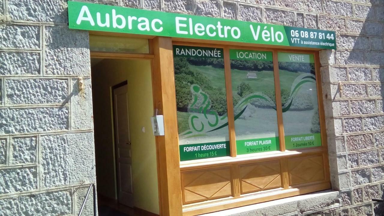 Village de Nasbinals Aubrac Electro Vélo Esterno foto